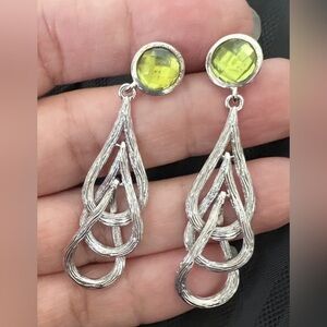 ariva fine jewelry sterling silver textured earrings with peridot gemstone box